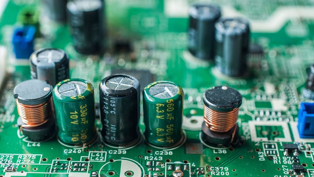 The working principle and application of capacitor